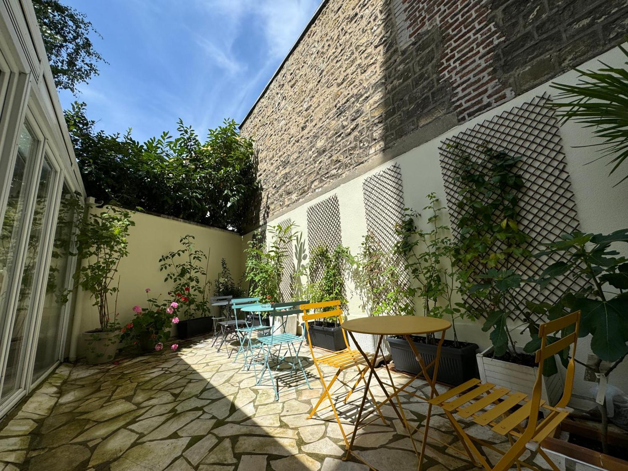Hipotel Lilas Gambetta París Exterior foto